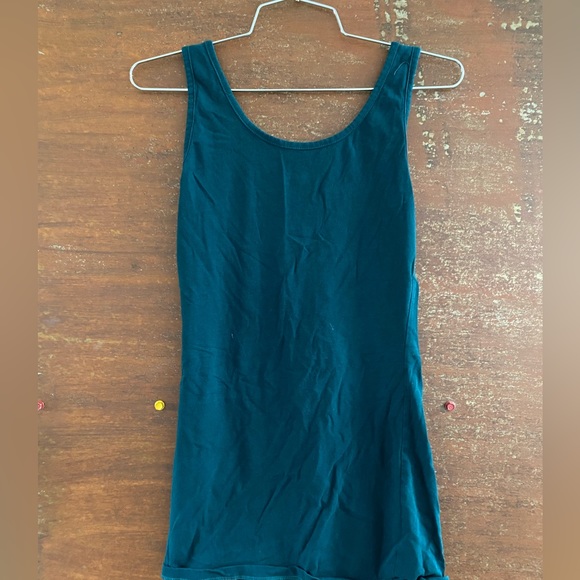 ✨Free with any purchase✨ Long Teal Tank Top Size X-Small - Picture 4 of 4